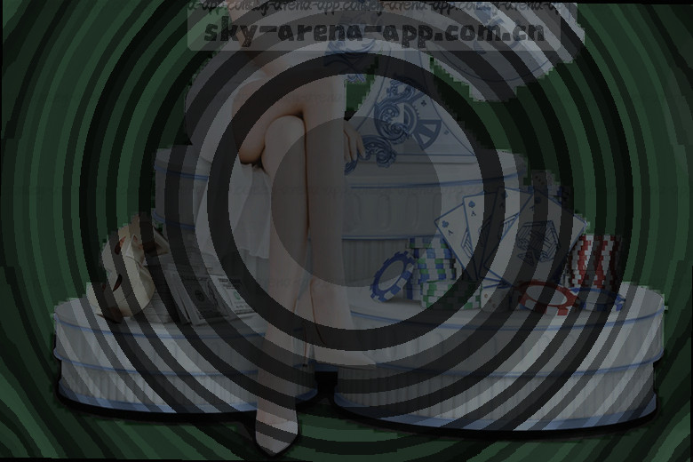 绿茵场红色战袍侧身怒射